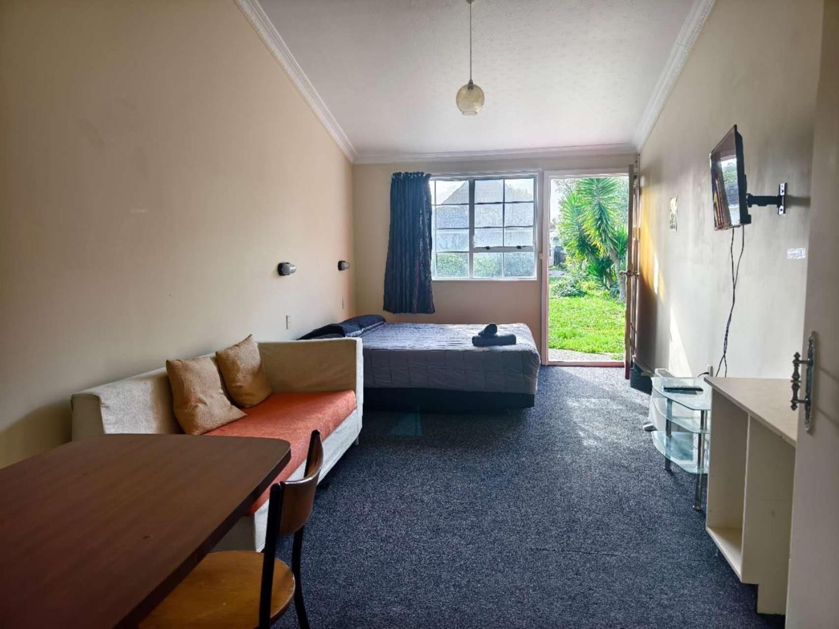 Ferry Motel Christchurch Exterior photo
